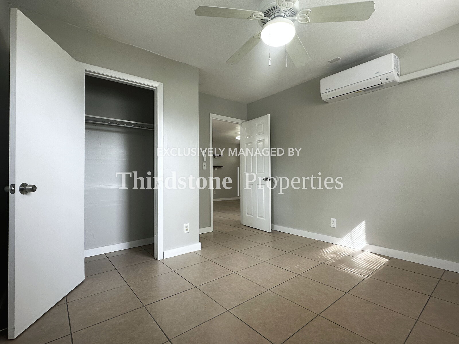 Building Photo - 1930 Park St