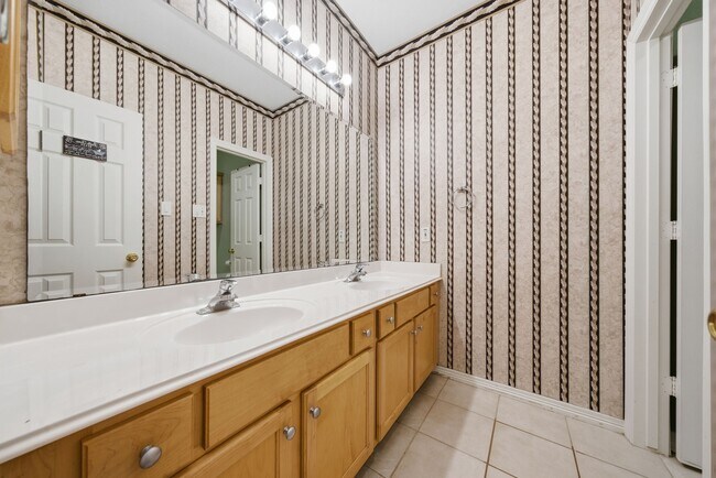 Building Photo - 23722 Allingham Ln