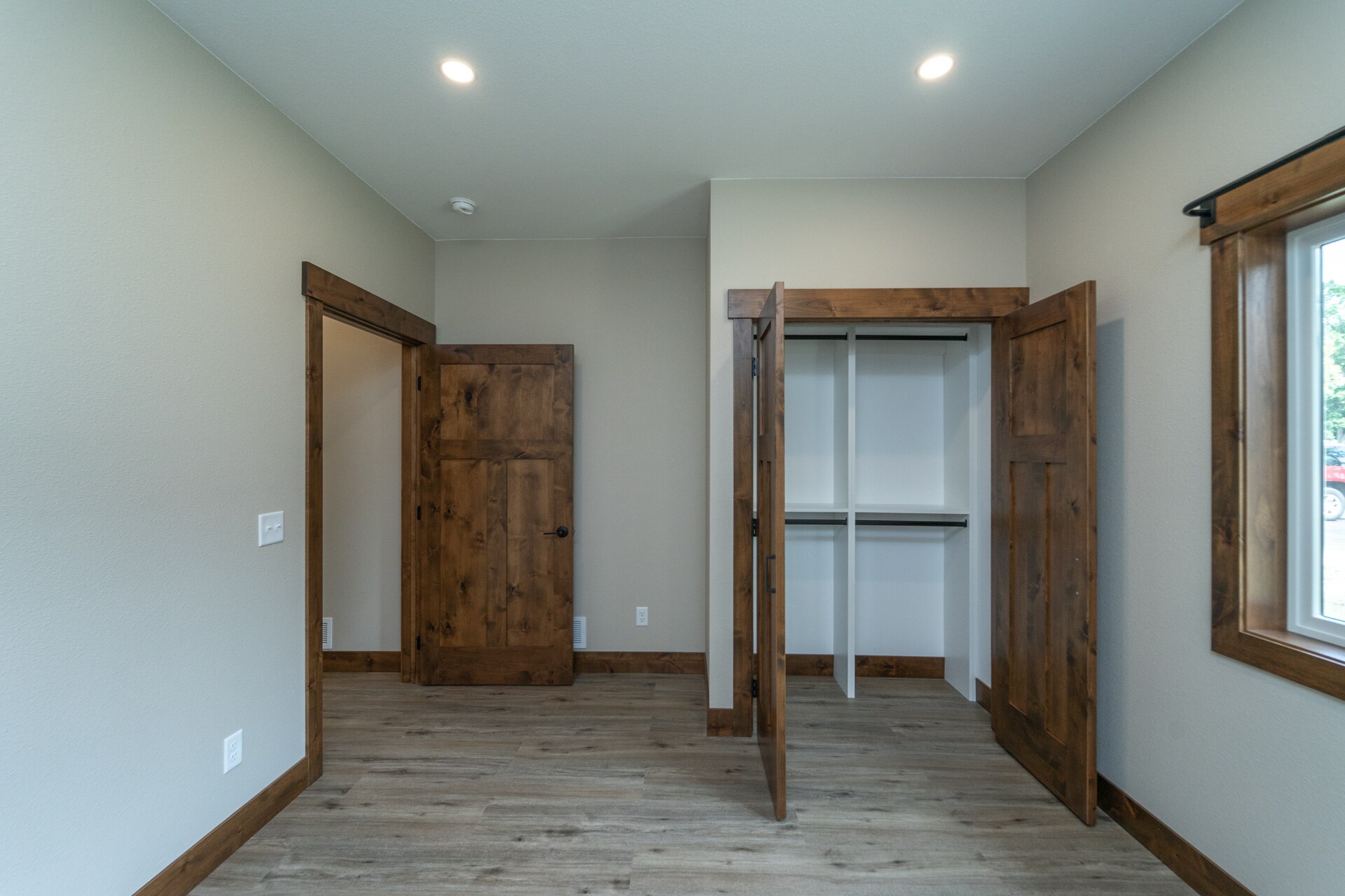 Building Photo - 11533 Forestview Dr S