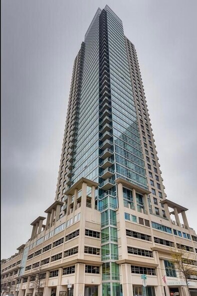 Building Photo - 300 Bowie St
