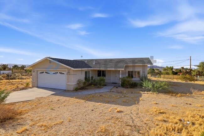 Building Photo - 60498 La Mirada Trail