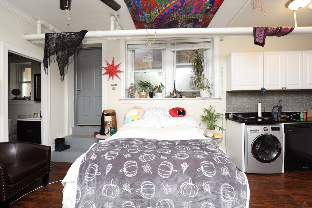 Building Photo - 2129 N Dayton St