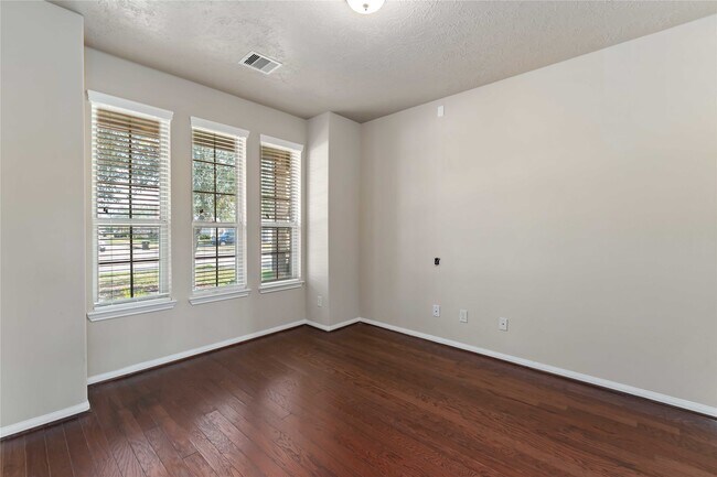 Building Photo - 2814 Palm Harbour Dr