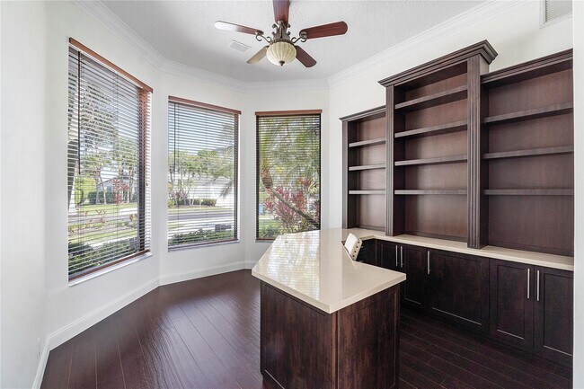 Building Photo - 410 Sabal Way