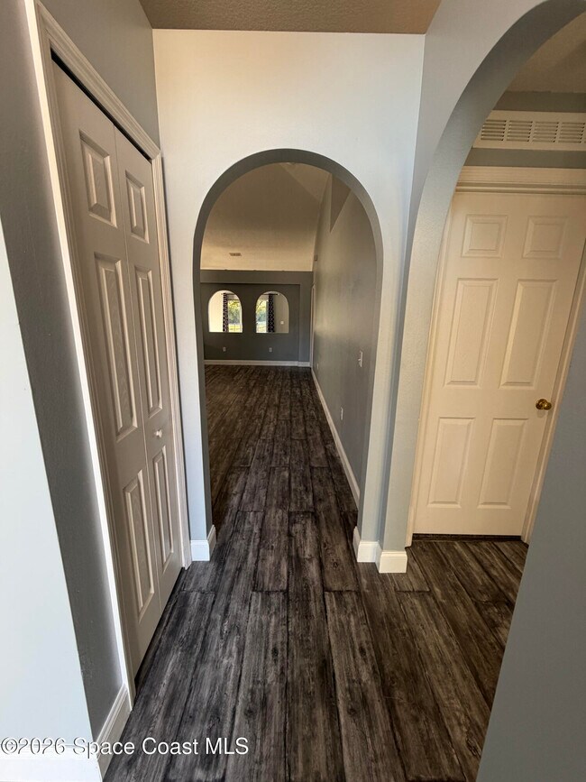 Building Photo - 1398 Mycroft Dr