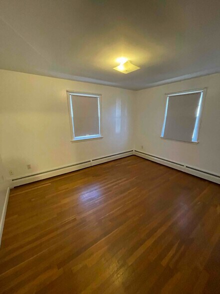 Building Photo - 53 Victoria St