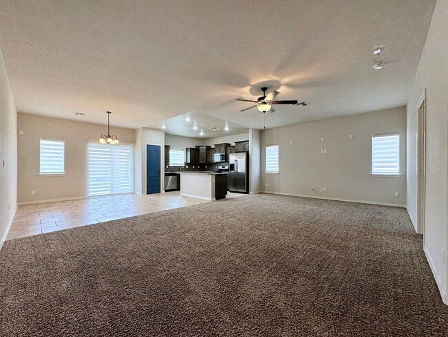 Building Photo - West El Paso 4 bed Refrig A/C