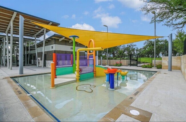 Building Photo - 278 Xanadu Dr