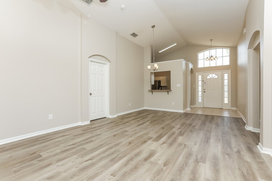 Building Photo - 7920 Oakstone Ct