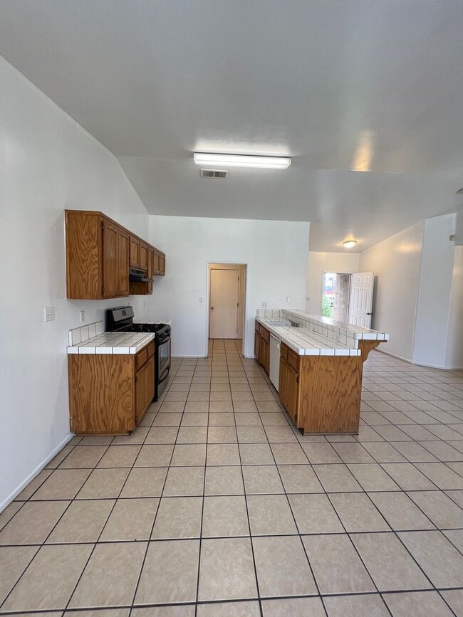 Building Photo - 1516 Hadar Rd