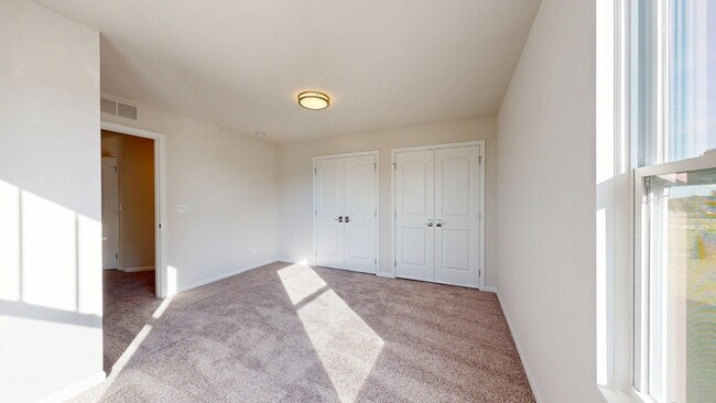 Building Photo - 1401 Salt Springs Dr