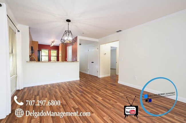 Building Photo - 1321 S Villa Way