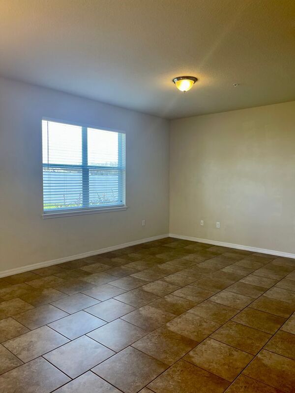 Building Photo - 6558 S Goldenrod Rd