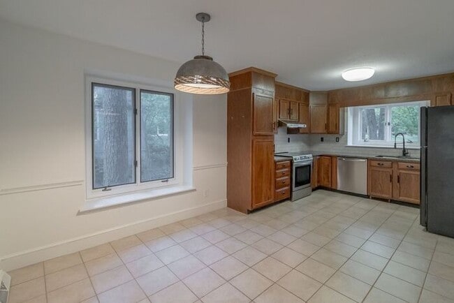 Building Photo - Spacious 4-Bedroom Mint Hill Retreat with Fireplace, 2-Car Garage & 3,600+ Sq Ft