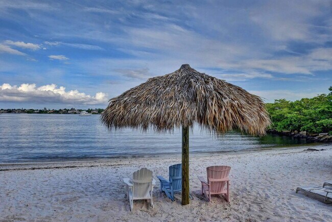 Building Photo - 1100 Scotia Dr