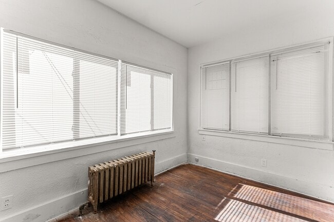 Building Photo - 4357 Fullerton Ave