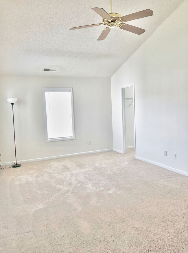 Building Photo - APPLICATION RECEIVED! Beautiful Must See 3 Bedroom with Deck and Garage, minutes from Duke!