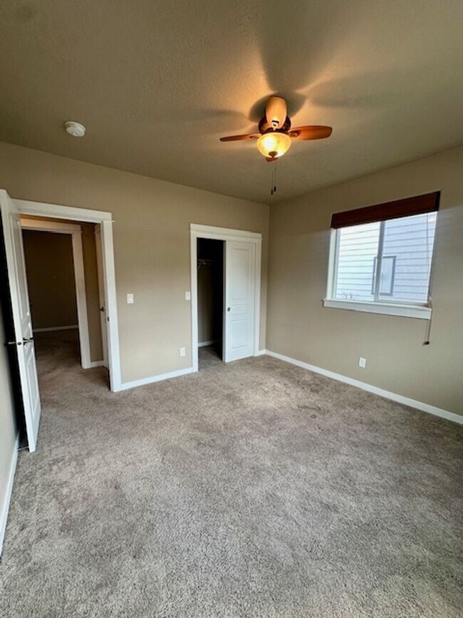 Building Photo - 63266 NW Newhall Pl