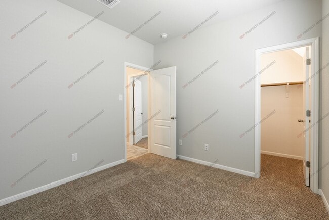 Building Photo - 7429 Hudson Grove Dr