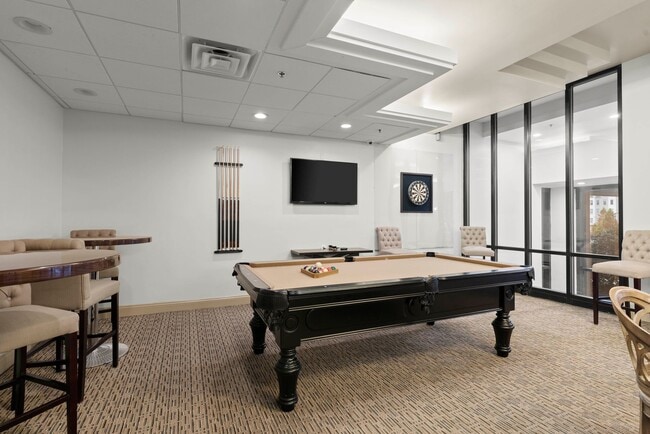 Building Photo - 2bd/2bth in sought after Grandview Condominiums in the heart of Buckhead!