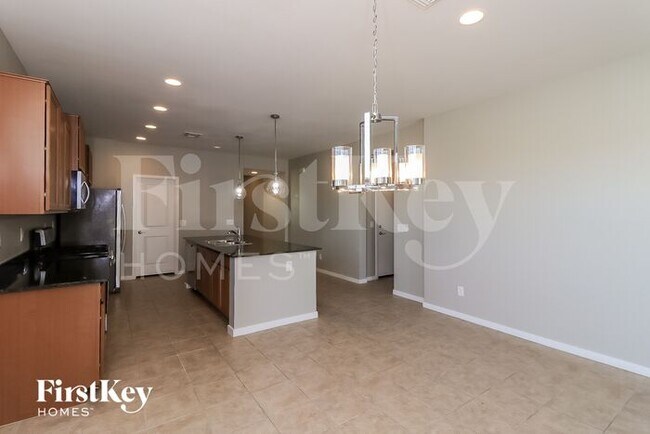 Building Photo - 4052 S 101st Ln