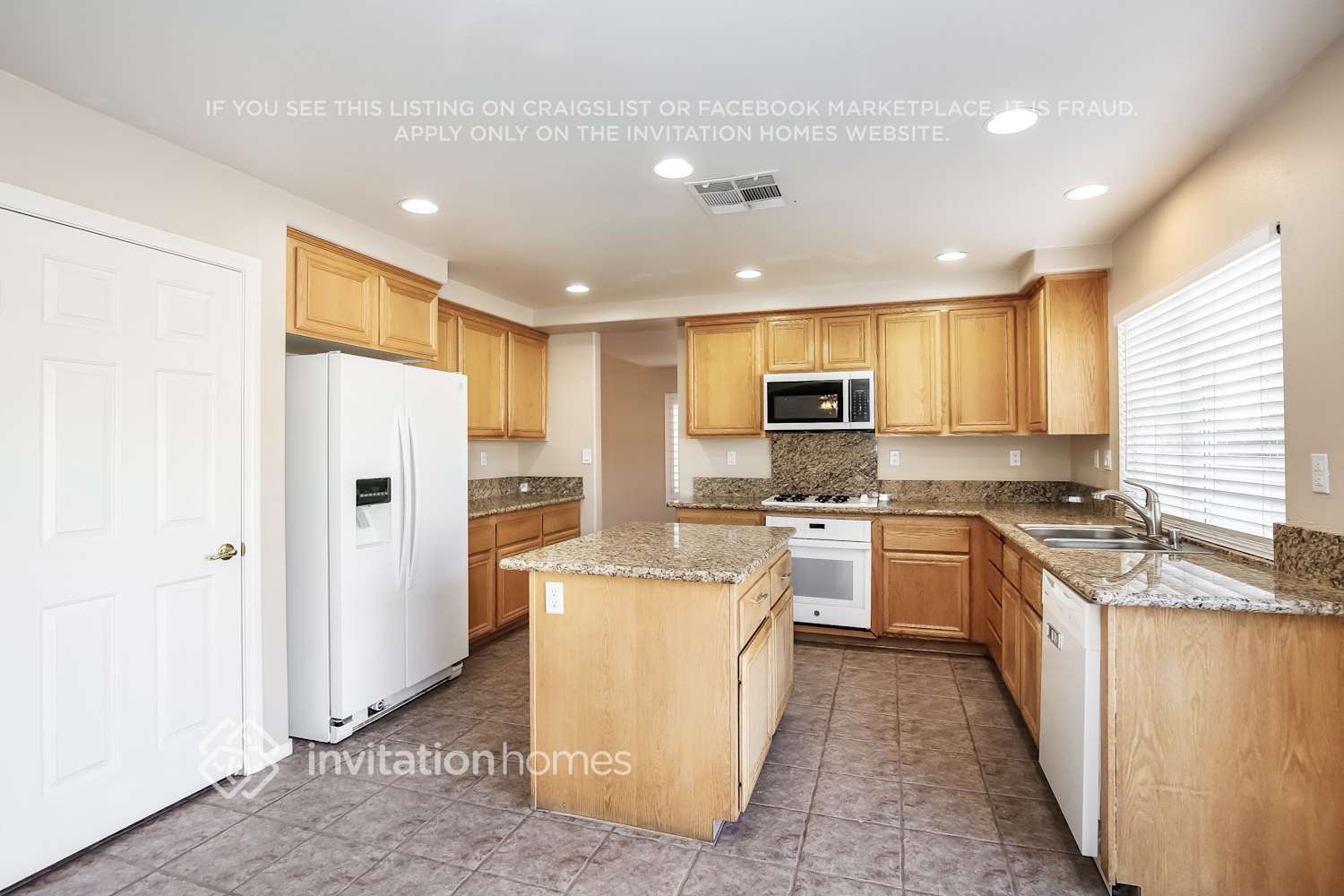 Building Photo - 8760 Wallaby Ln