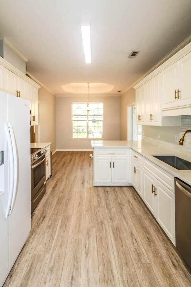 Building Photo - 5803 Carriage Hills Dr