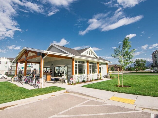 Building Photo - 600 W 400 S
