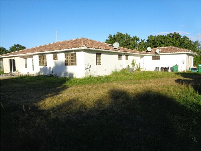 Building Photo - 32970 SW 210th Ave