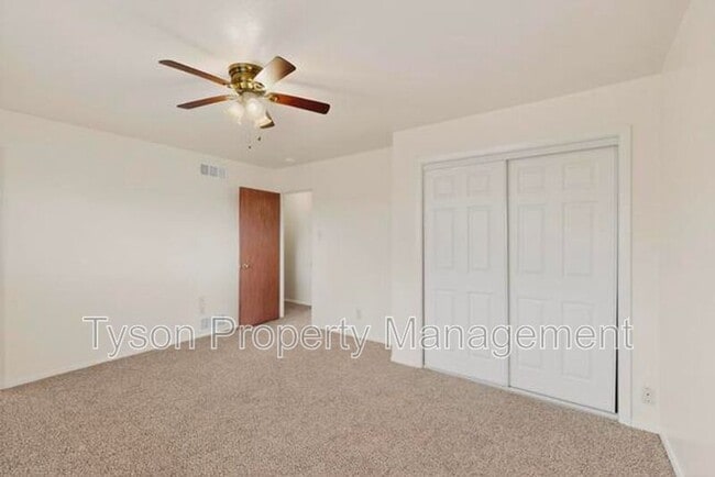 Building Photo - 3503 Montclaire Dr NE