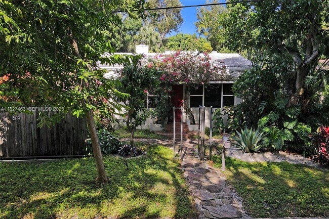 Building Photo - 669 NE 60th St