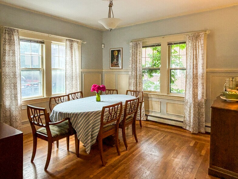 Dining Room - 7 Austin Park