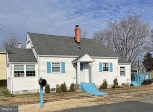 Building Photo - 221 Madison St