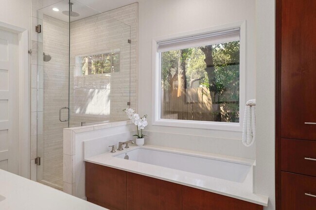 Building Photo - 4107 Tablerock Dr