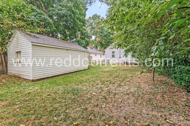 Building Photo - 4925 Crittenden Ave