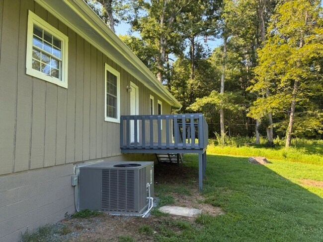 Building Photo - 218 Hickory Forest Rd