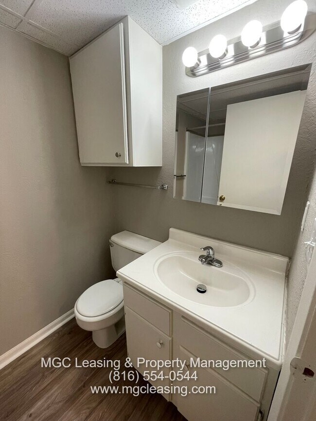 Building Photo - Le Grand Apartments Available for your May move in.