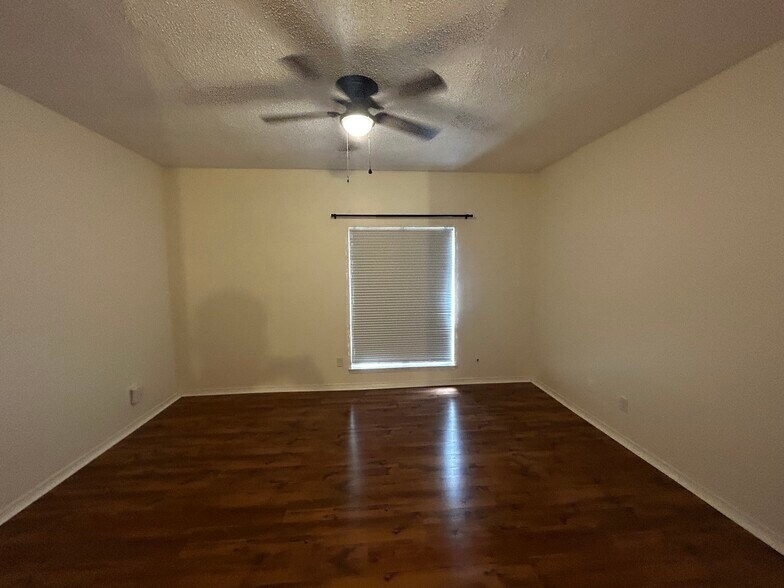 Building Photo - 4434 Harlanwood Dr