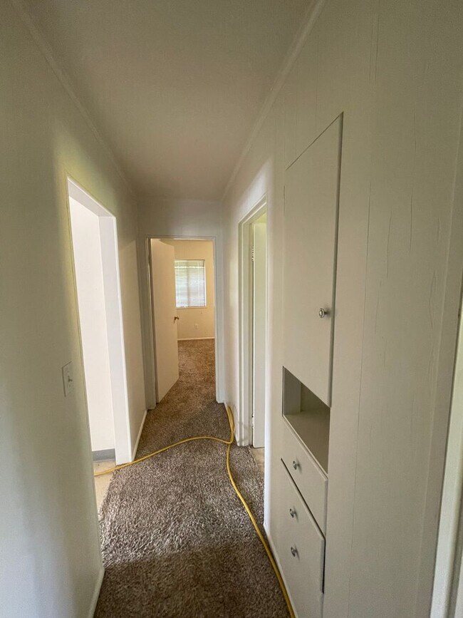 Building Photo - Updated Bungalow in Forest Grove!