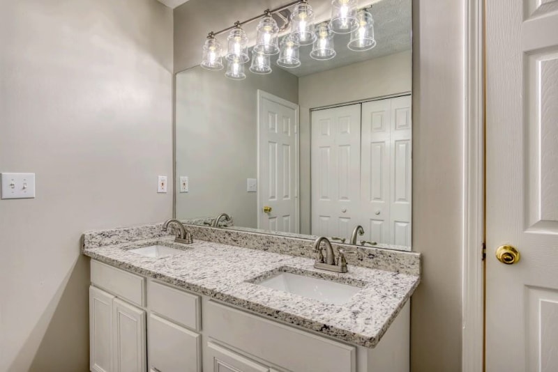 Building Photo - 3036 Regal Park Ct