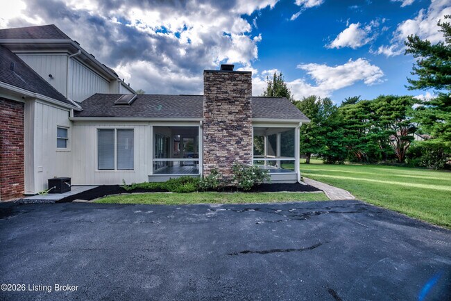 Building Photo - 711 Bedfordshire Rd