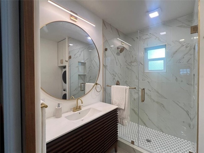 Building Photo - 1230 Essex Dr N