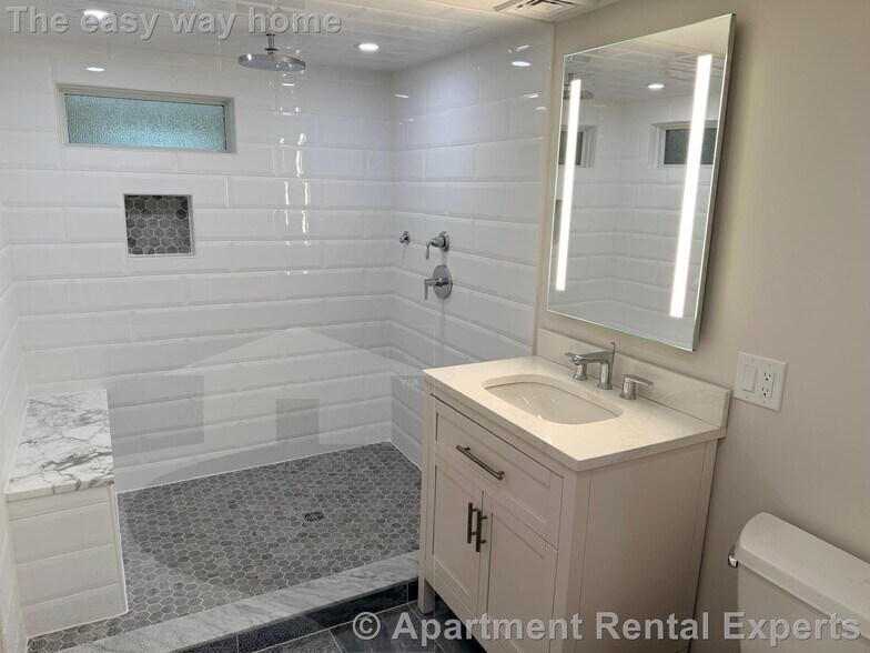 Building Photo - 261 Mt Auburn St