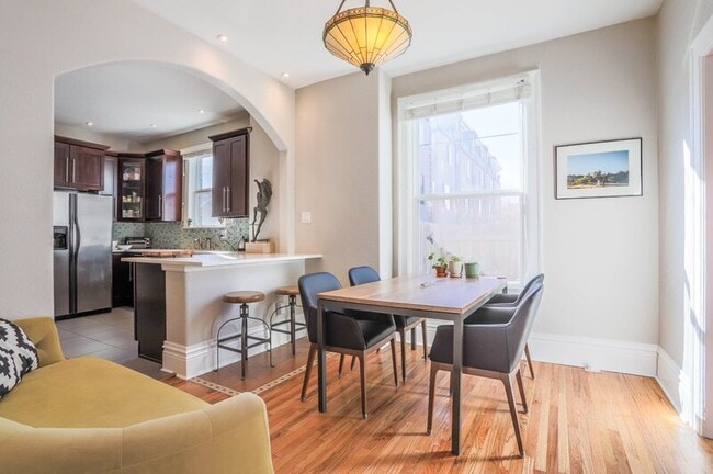 Building Photo - 2220 W 31st Ave