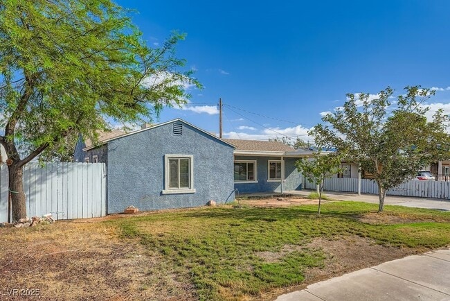 Building Photo - 571 Blackmore Dr