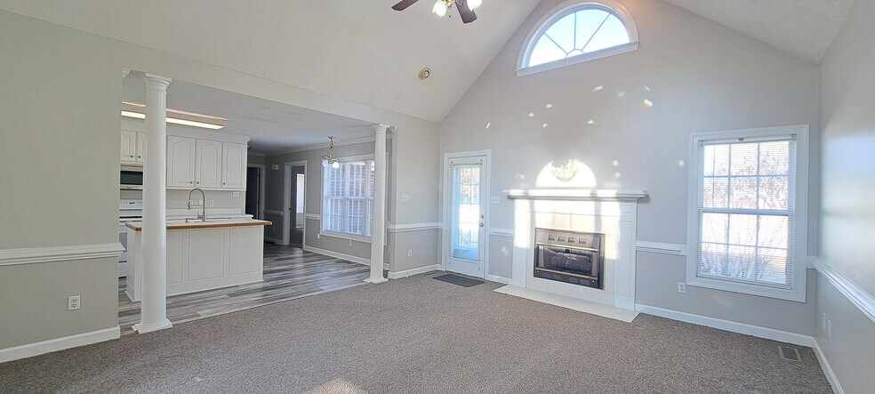 Building Photo - 215 Buck Run Dr