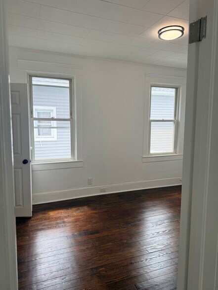 Building Photo - 105 Bridgeport Ave