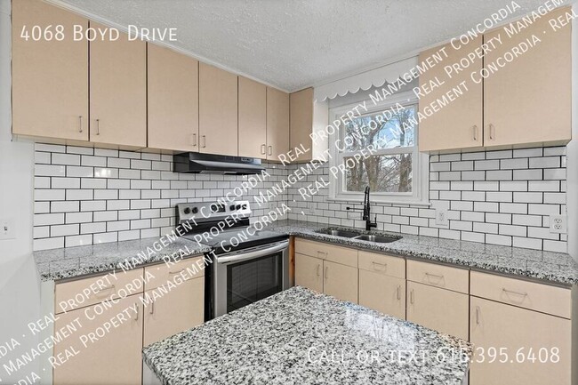 Building Photo - 4068 Boyd Dr