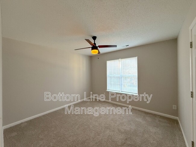 Building Photo - 1020 Stinson Glen Ln
