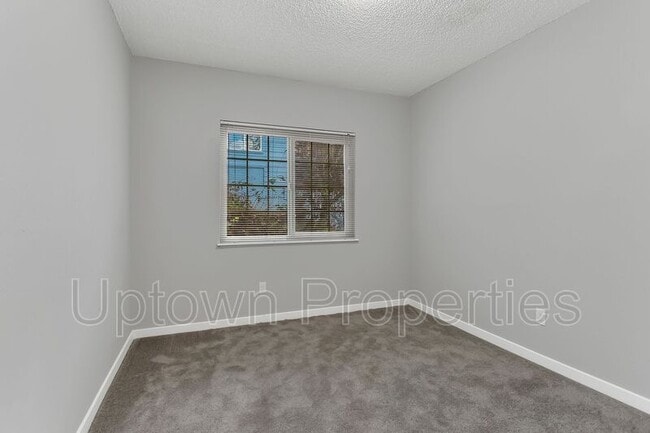Building Photo - 1328 NE 68th Ave